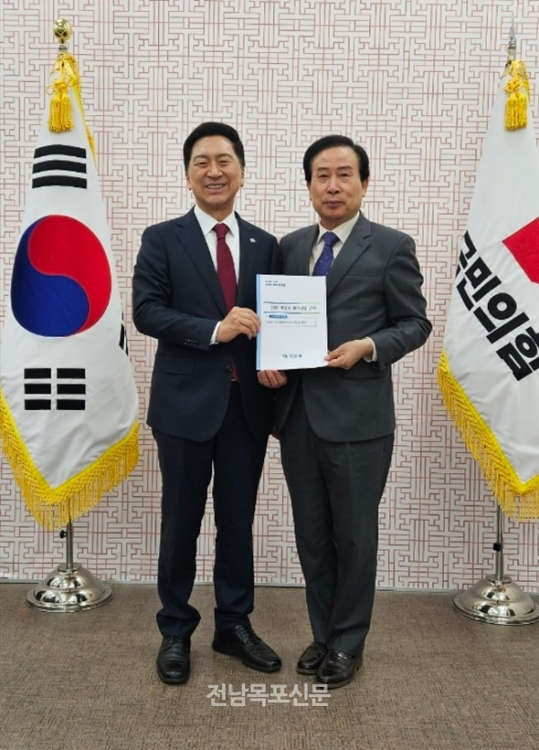 왼쪽 김기현 국민의힘 전 대표, 오른쪽 박홍률 목포시장